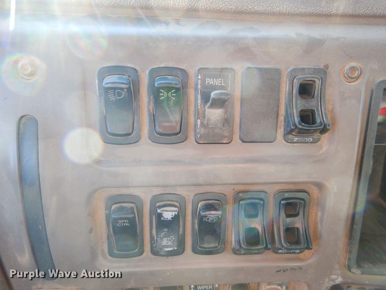 image for item GB9621 2003 Mack CH600 dump truck