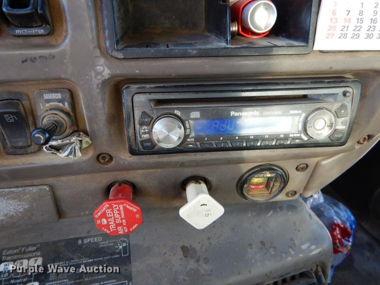 image for item GB9621 2003 Mack CH600 dump truck