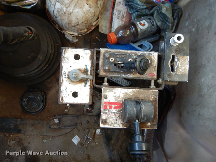 image for item GB9621 2003 Mack CH600 dump truck