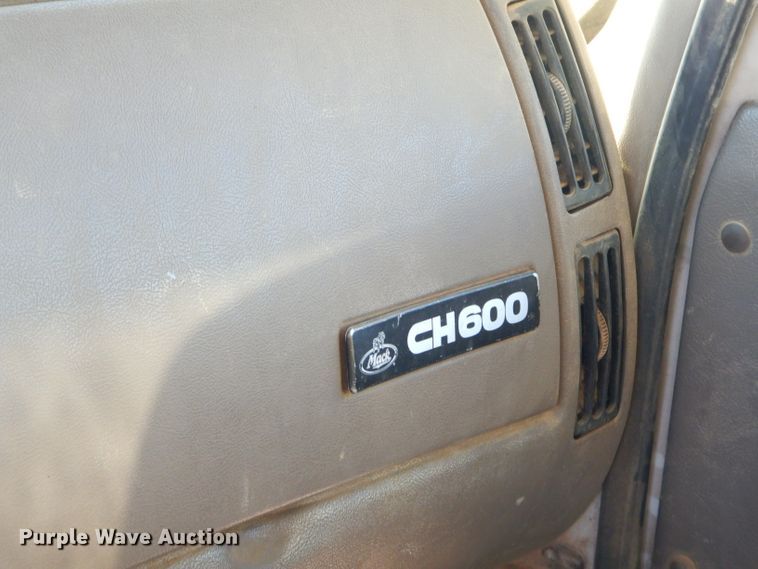 image for item GB9621 2003 Mack CH600 dump truck