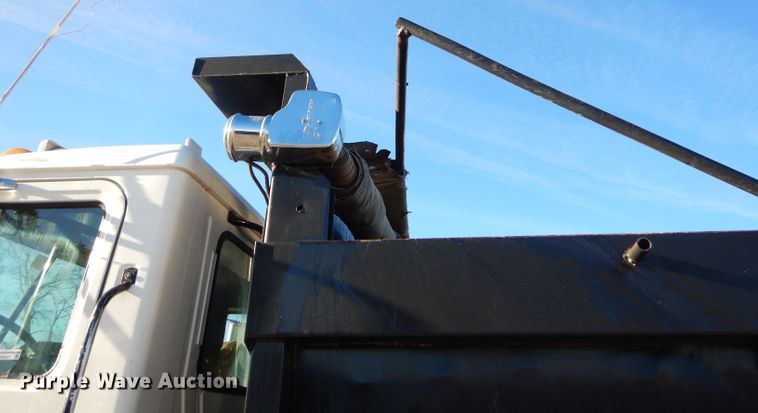 image for item GB9621 2003 Mack CH600 dump truck