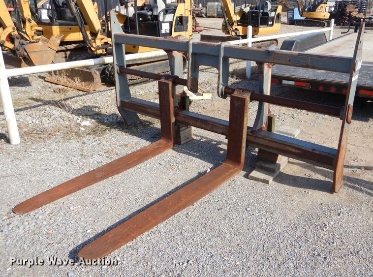 image for item GB9629 JRB 8D07 pallet forks