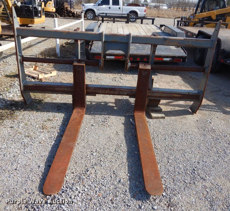 image for item GB9629 JRB 8D07 pallet forks