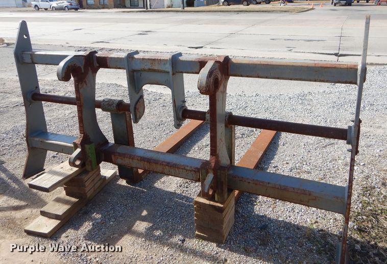 image for item GB9629 JRB 8D07 pallet forks