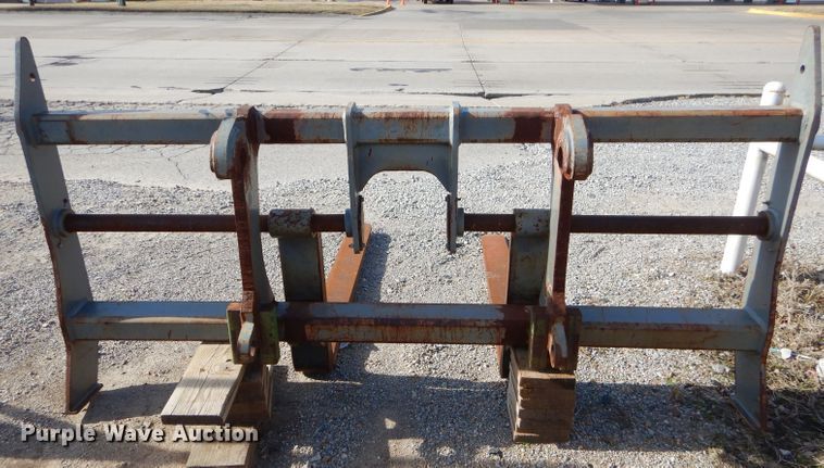 image for item GB9629 JRB 8D07 pallet forks