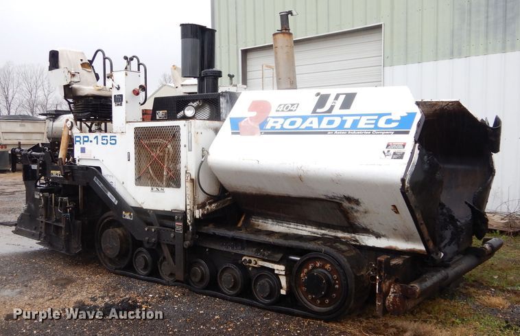 image for item GE9036 2003 Roadtec RP155 paver