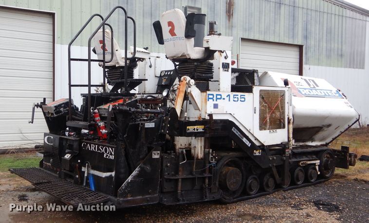 image for item GE9036 2003 Roadtec RP155 paver