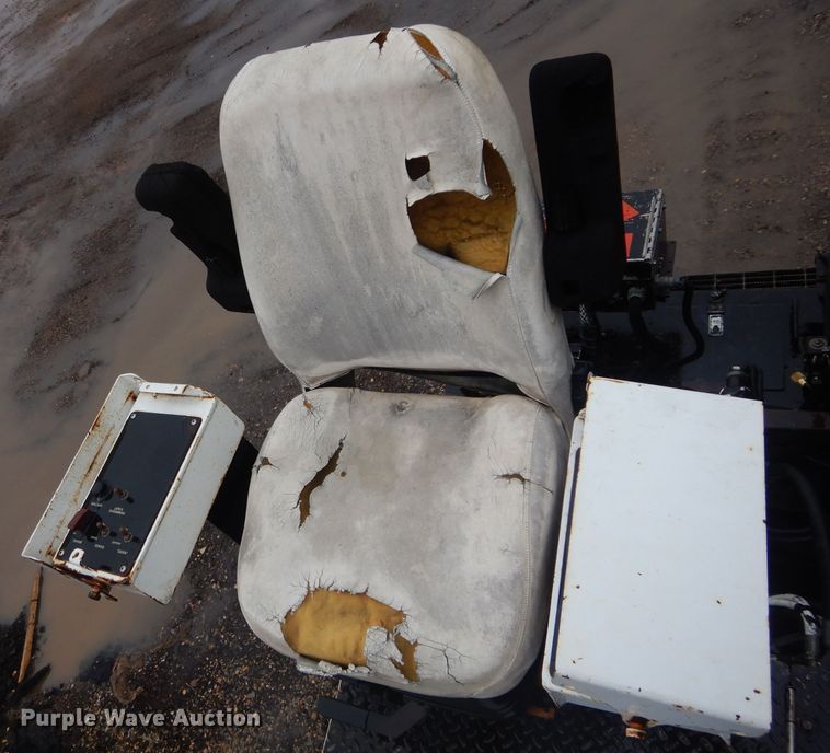 image for item GE9036 2003 Roadtec RP155 paver