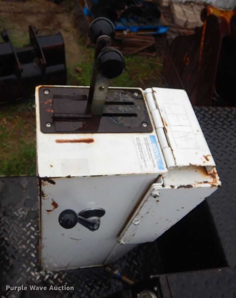 image for item GE9036 2003 Roadtec RP155 paver