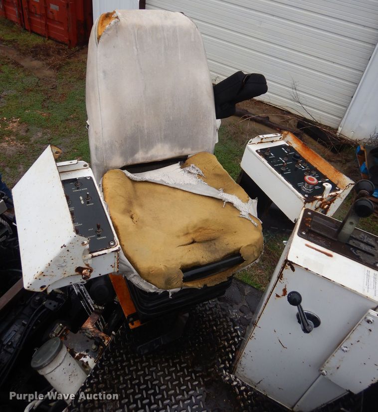 image for item GE9036 2003 Roadtec RP155 paver