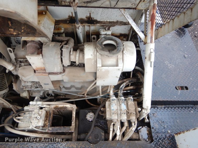 image for item GE9036 2003 Roadtec RP155 paver