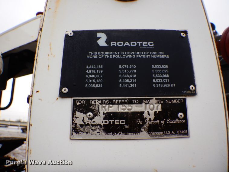 image for item GE9036 2003 Roadtec RP155 paver