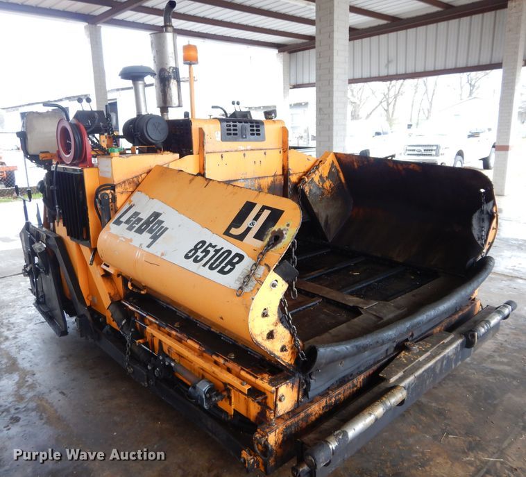 image for item GE9037 2013 LeeBoy 8510B paver