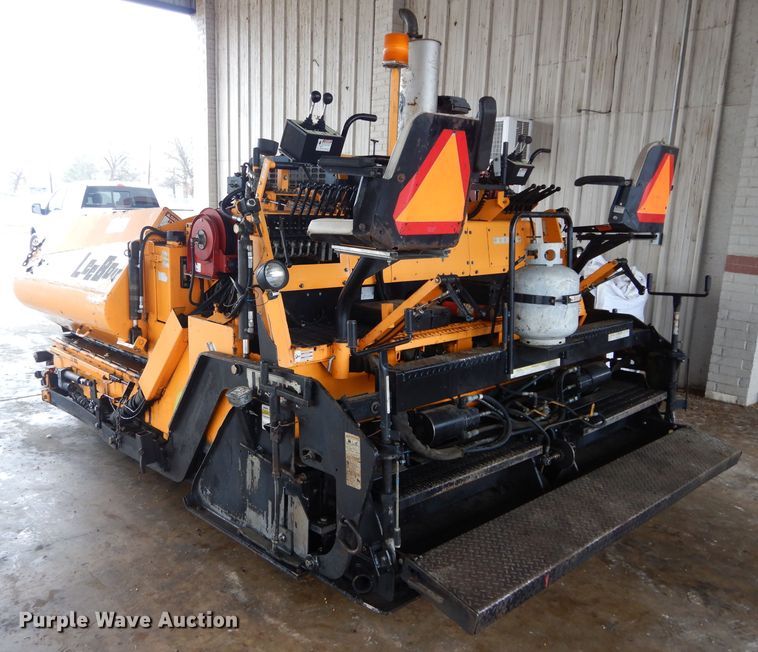 image for item GE9037 2013 LeeBoy 8510B paver