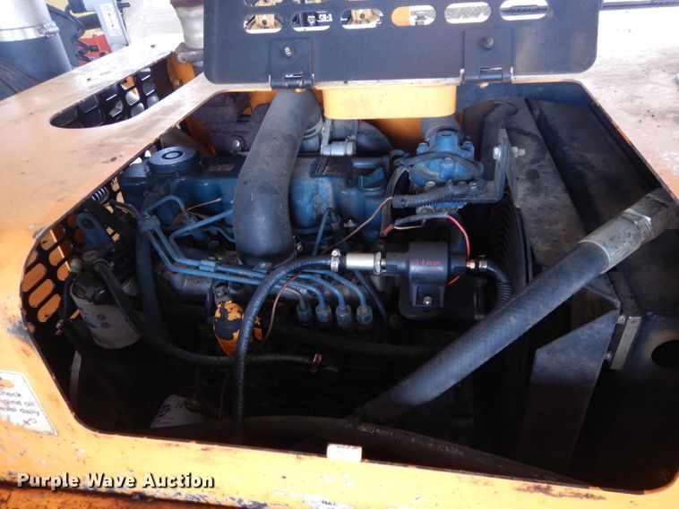 image for item GE9037 2013 LeeBoy 8510B paver