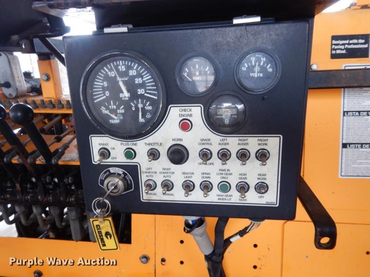 image for item GE9037 2013 LeeBoy 8510B paver