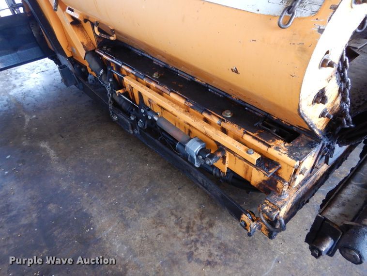 image for item GE9037 2013 LeeBoy 8510B paver