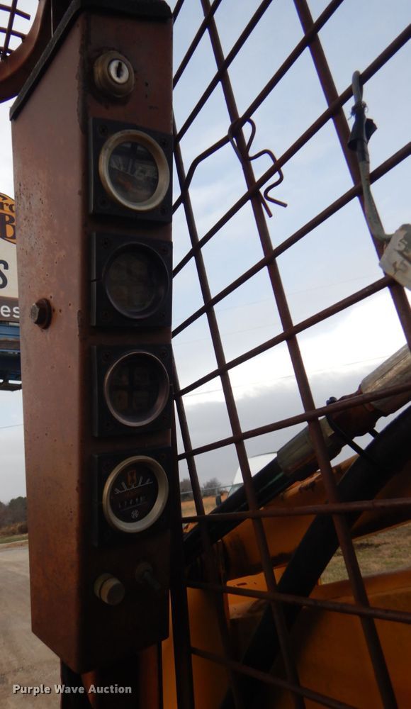 image for item GF9015 1985 Case 1845B skid steer