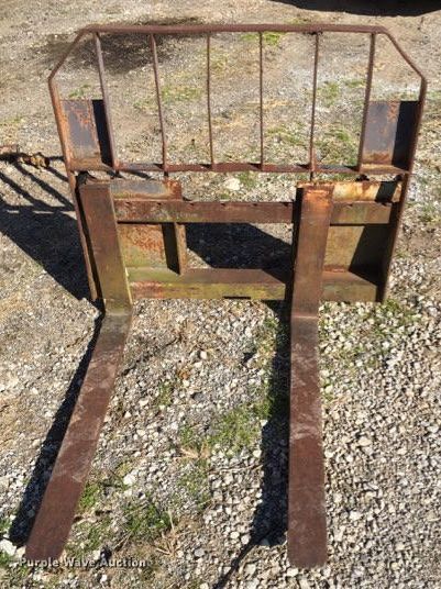 image for item GF9015 1985 Case 1845B skid steer