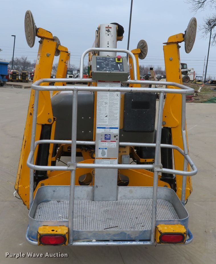 image for item GI9043 2009 Bil-Jax 5533A boom lift