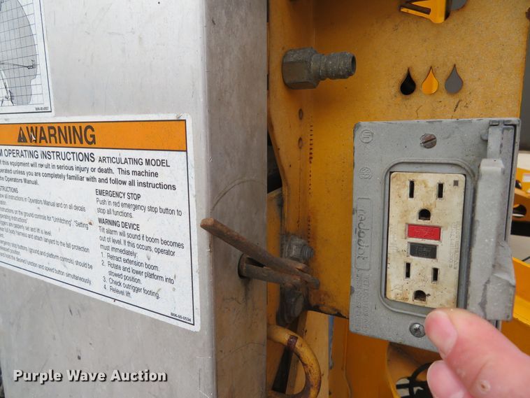 image for item GI9043 2009 Bil-Jax 5533A boom lift