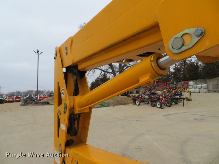 image for item GI9043 2009 Bil-Jax 5533A boom lift