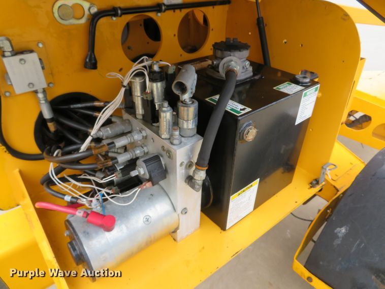 image for item GI9043 2009 Bil-Jax 5533A boom lift