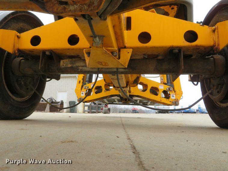 image for item GI9043 2009 Bil-Jax 5533A boom lift