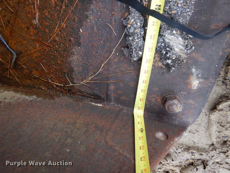 image for item GJ9256 95"W loader bucket