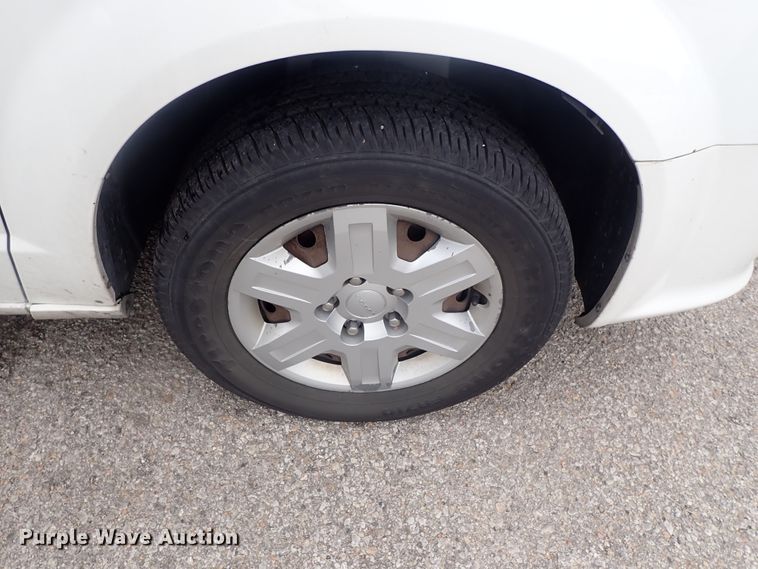 image for item DC1421 2012 Dodge Grand Caravan van