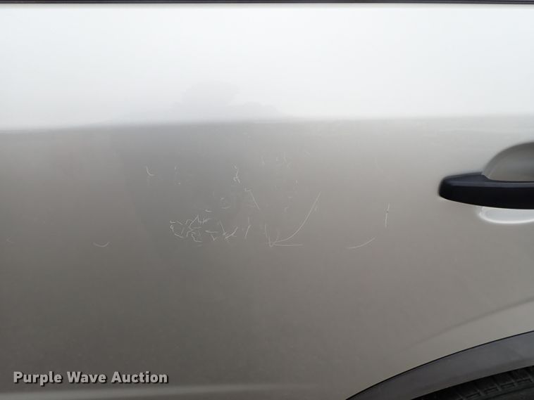 image for item DC1422 2012 Chevrolet Captiva SUV