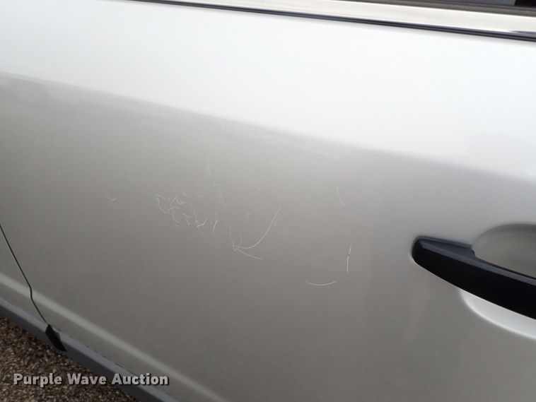 image for item DC1422 2012 Chevrolet Captiva SUV