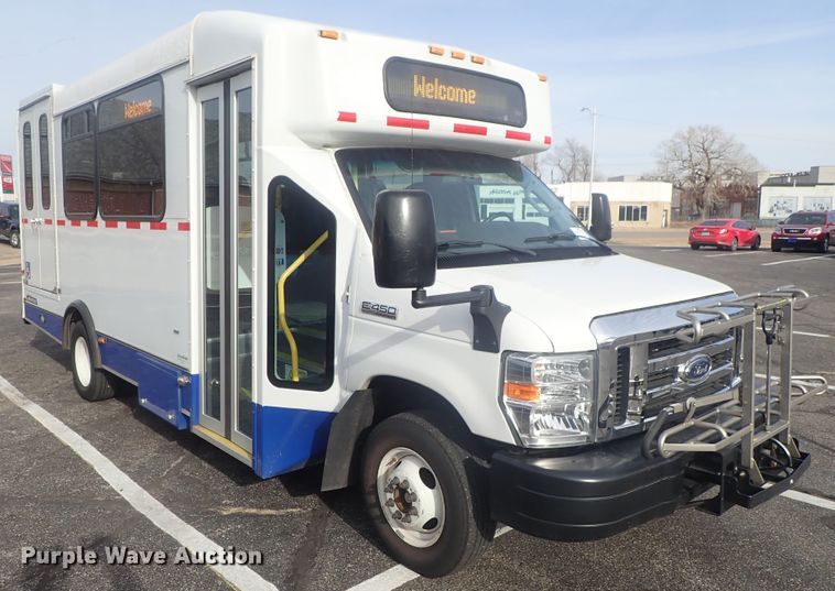 image for item DC3367 2015 Ford Econoline E450 Eldorado Advantage shuttle bus