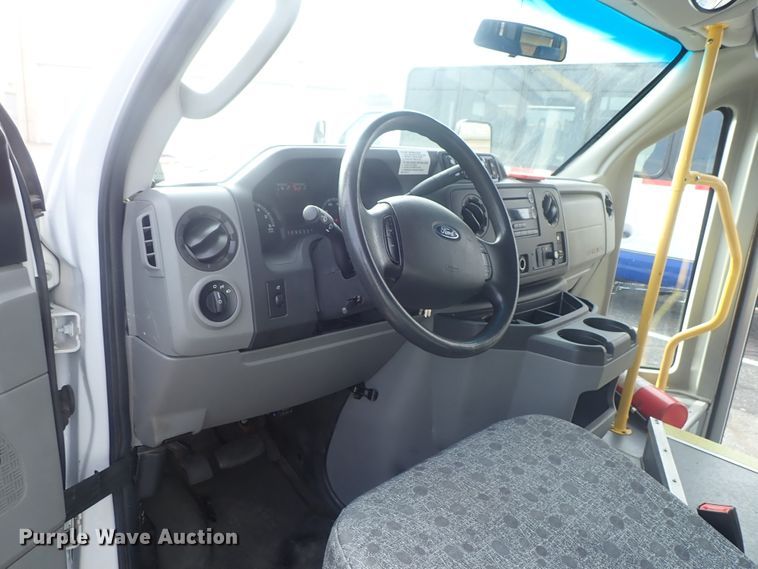 image for item DC3367 2015 Ford Econoline E450 Eldorado Advantage shuttle bus