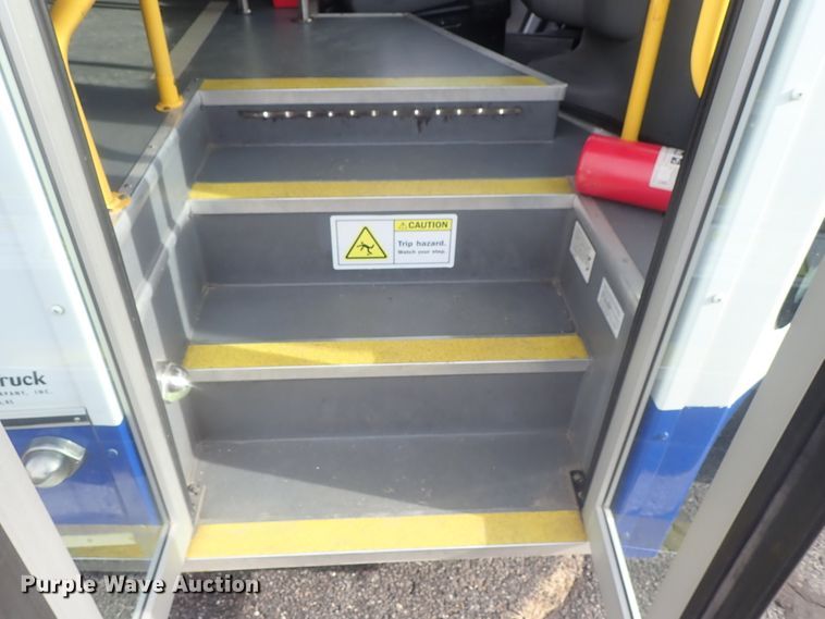 image for item DC3367 2015 Ford Econoline E450 Eldorado Advantage shuttle bus