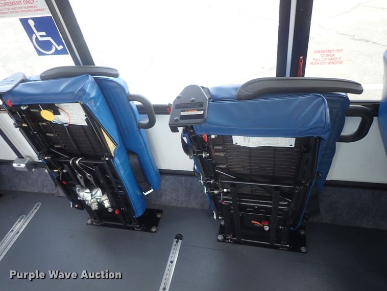 image for item DC3367 2015 Ford Econoline E450 Eldorado Advantage shuttle bus