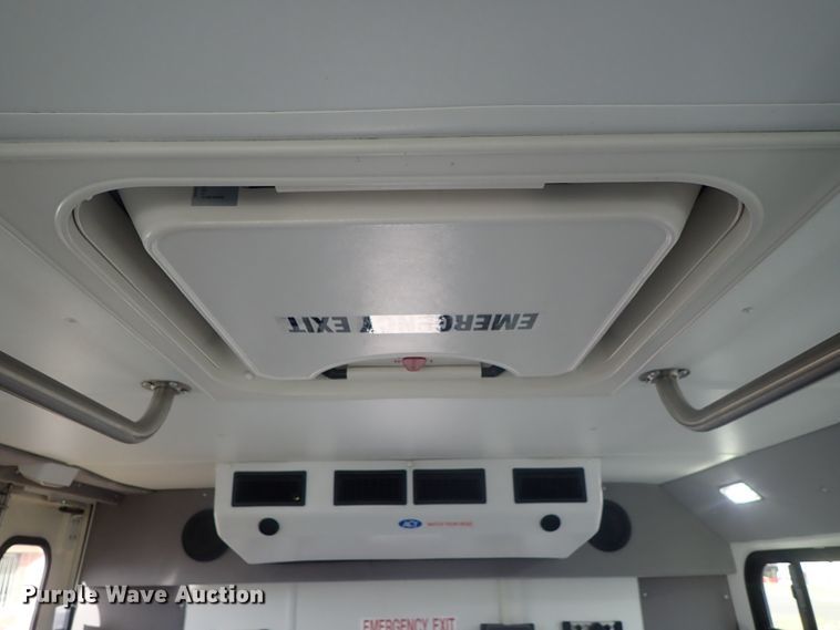 image for item DC3367 2015 Ford Econoline E450 Eldorado Advantage shuttle bus