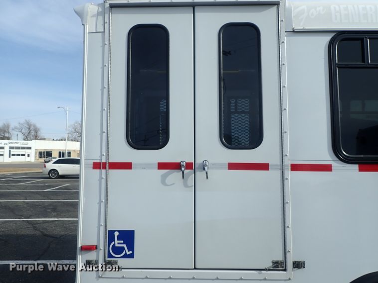 image for item DC3367 2015 Ford Econoline E450 Eldorado Advantage shuttle bus