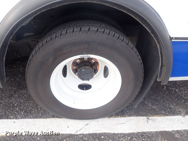 image for item DC3367 2015 Ford Econoline E450 Eldorado Advantage shuttle bus