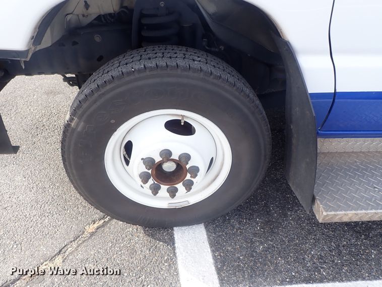 image for item DC3367 2015 Ford Econoline E450 Eldorado Advantage shuttle bus