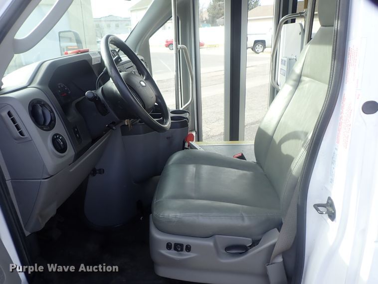 image for item DC3368 2016 Ford Econoline E450 Eldorado Aerotech shuttle bus