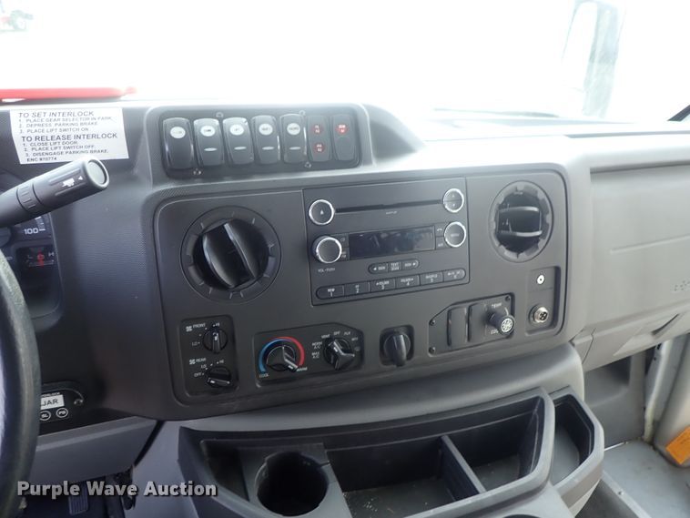 image for item DC3368 2016 Ford Econoline E450 Eldorado Aerotech shuttle bus