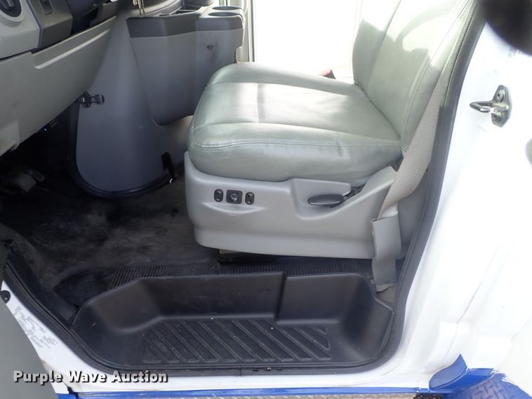 image for item DC3368 2016 Ford Econoline E450 Eldorado Aerotech shuttle bus