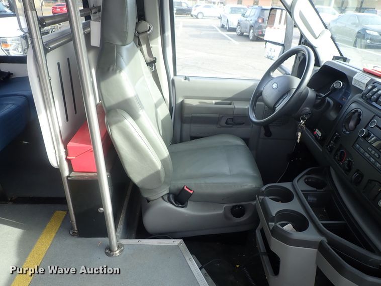 image for item DC3368 2016 Ford Econoline E450 Eldorado Aerotech shuttle bus