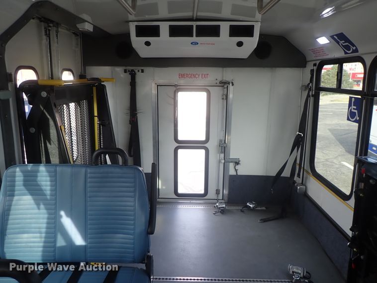 image for item DC3368 2016 Ford Econoline E450 Eldorado Aerotech shuttle bus