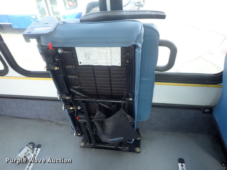 image for item DC3368 2016 Ford Econoline E450 Eldorado Aerotech shuttle bus