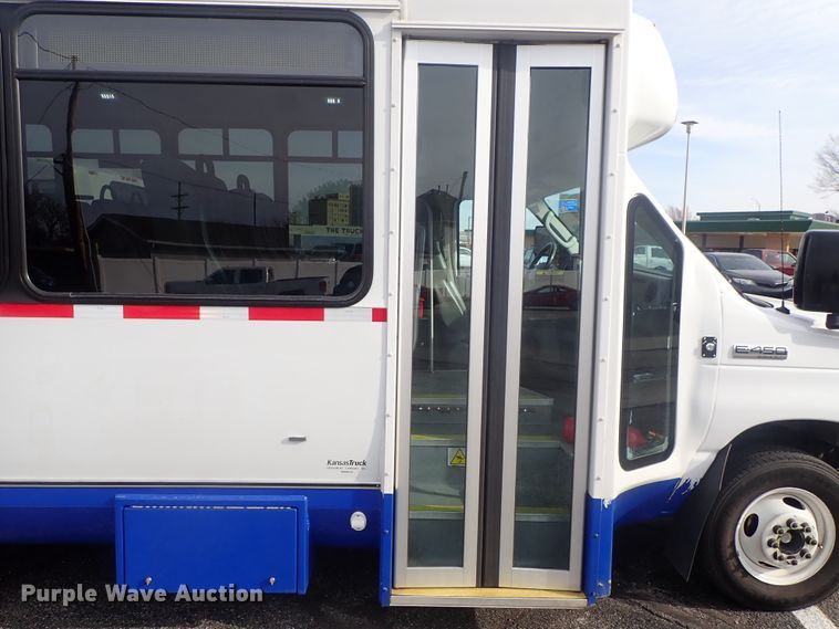 image for item DC3368 2016 Ford Econoline E450 Eldorado Aerotech shuttle bus