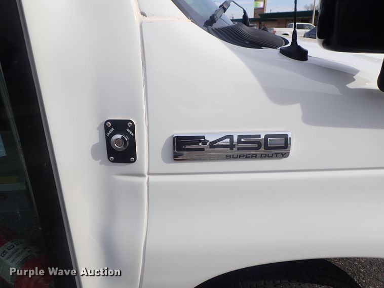 image for item DC3368 2016 Ford Econoline E450 Eldorado Aerotech shuttle bus