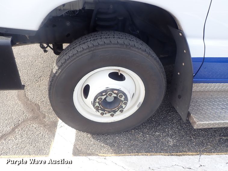 image for item DC3368 2016 Ford Econoline E450 Eldorado Aerotech shuttle bus