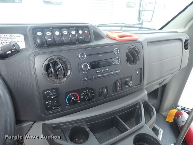 image for item DC3369 2014 Ford Econoline E450 Eldorado Aerotech shuttle bus